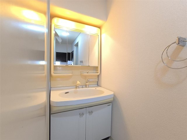 エンゼルハイム六ツ門の洗面所|広い洗面スペースです★