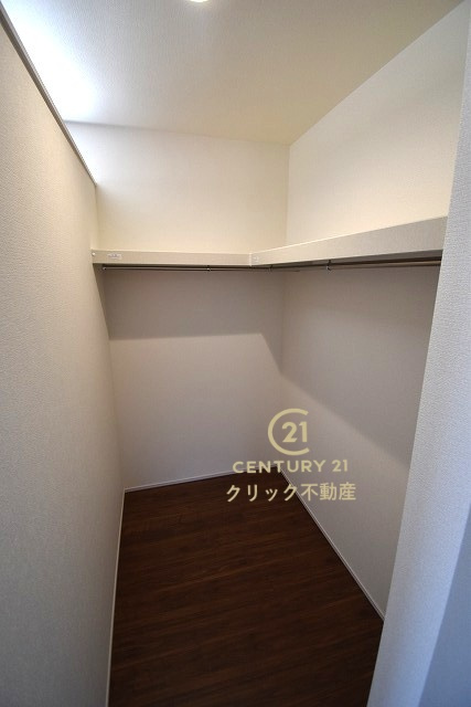 リーブルガーデン  水戸内原町　第10　限定1棟！の収納|人気のウォークインクローゼット配備。服だけでなく、帽子やバッグなどもまとめて管理することができます。おしゃれが楽しくなりますね♪