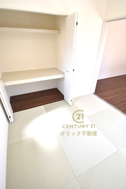 リーブルガーデン  水戸内原町　第10　限定1棟！の和室|癒しの空間和室は、ペタンと座ったりゴロンと横になったり、寛ぎの場所になります。小さなお子さまの遊び場にもいいですね。リビングから様子を見守れます。