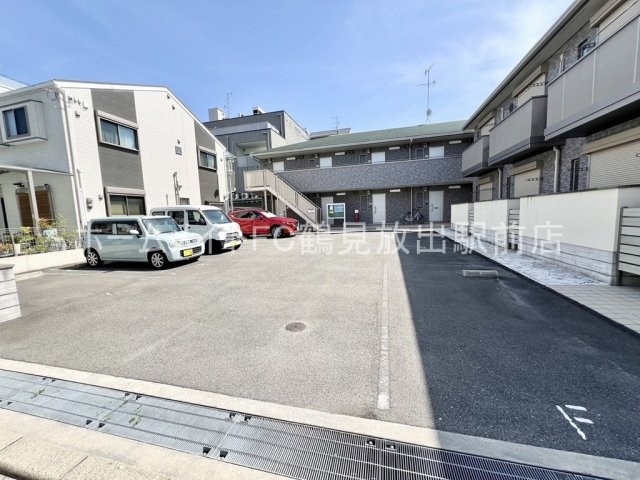 東大阪市森河内西１丁目のハイツの駐車場