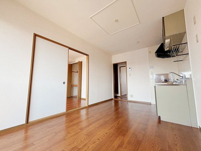 【居間・リビング】 | パラシオ愛芳 A棟・B棟【名古屋市賃貸・南向き】