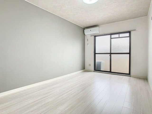 ラウファレエイエスエイの居間・リビング