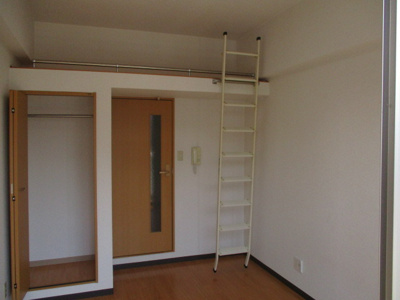 【居間・リビング】 | レジデンスヤマキ | フローリングのお部屋です