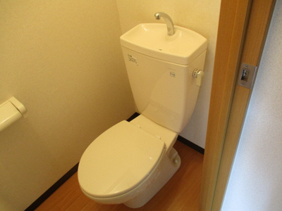 【トイレ】 | レジデンスヤマキ | 清潔感のあるトイレです