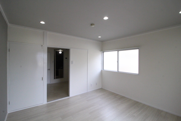 富田ハイツの洋室