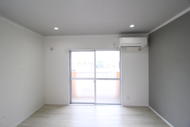 富田ハイツの洋室