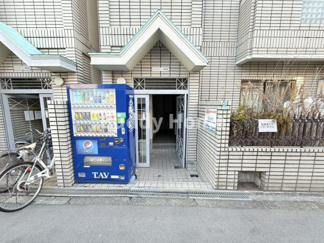 キングスアベニュー流町Bのエントランス