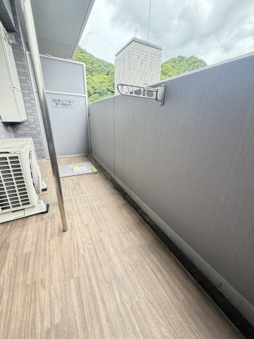 プレサンス新神戸駅前のバルコニー