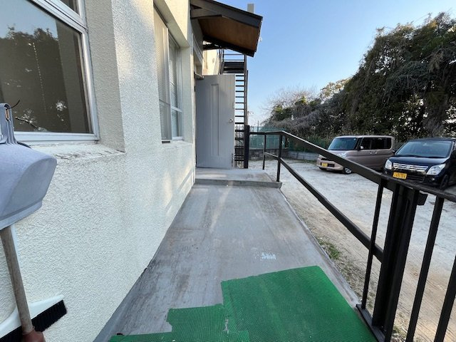 半田貸家の玄関