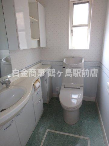 坂戸市にっさい花みず木中古戸建のトイレ
