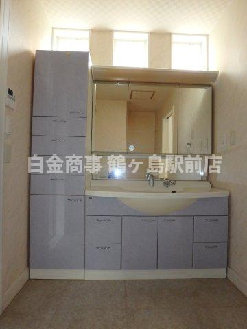 坂戸市にっさい花みず木中古戸建の独立洗面台
