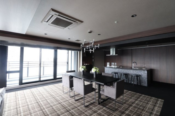 【ロビー】 | 【オーナーズラウンジ】13階にございます。キッチン完備で、パーティールームとしても利用可！