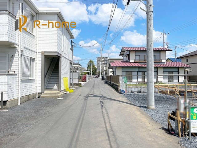 水戸市東原第1　新築戸建て　1号棟の前面道路含む現地写真|周辺環境も併せて案内致します♪
閑静な住宅地で笑顔あふれる新生活！
ぜひ現地へお越しください♪