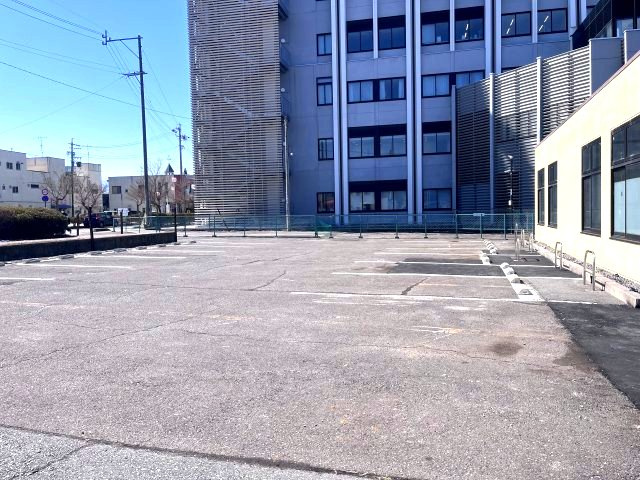 【駐車場】