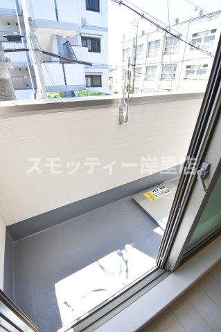 フジパレス中加賀屋Ⅲ番館のバルコニー