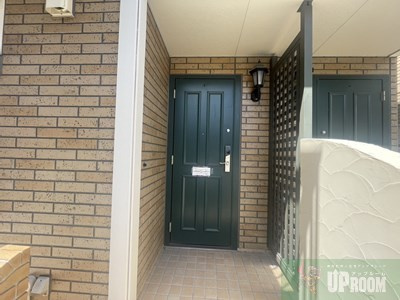 エス・ブロードⅡのエントランス