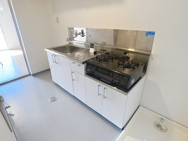 ラフォーレ半田のキッチン|コンパクトなキッチンで掃除もラクラク