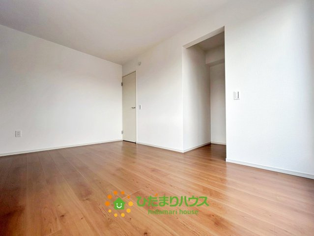 白岡市白岡11期　新築一戸建て　05　エルデの収納|WIC完備！