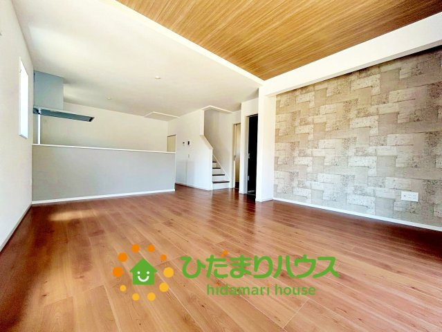 白岡市白岡11期　新築一戸建て　05　エルデの居間・リビング|広々としたリビングで、家族団欒の時間をお過ごしください♪