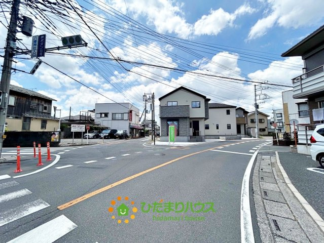 白岡市白岡11期　新築一戸建て　05　エルデの前面道路含む現地写真|駅が近く便利な立地です♪