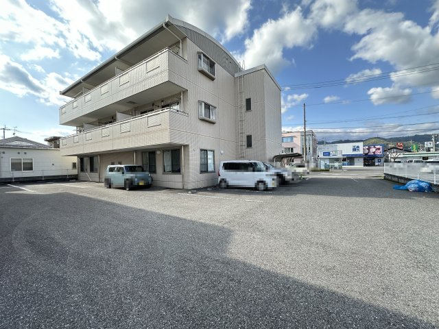 エスポワール杉井流の駐車場