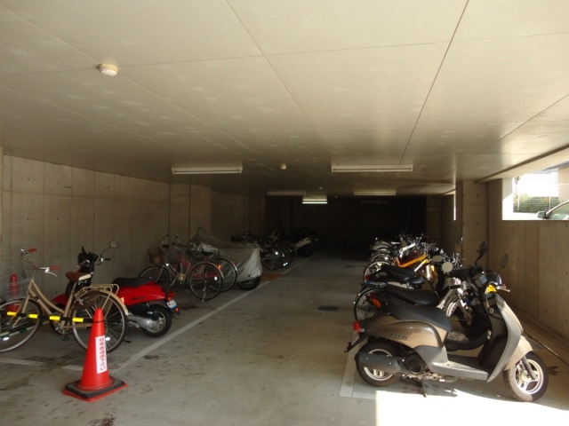 エヴァ名谷のその他共用部分|屋根付き駐輪場