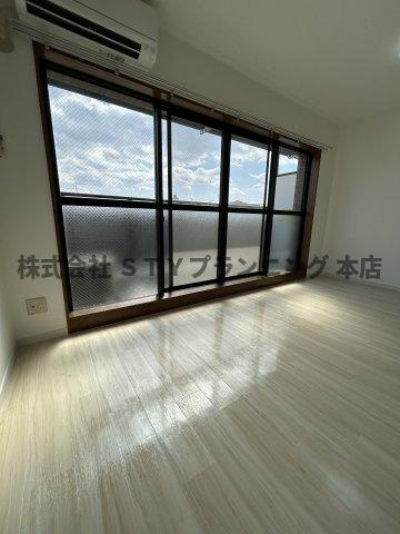 仲介手数料０円！コアプリシードの居間・リビング