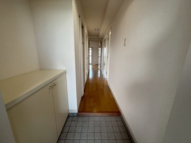 レジデンス中島の玄関