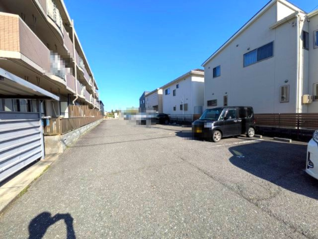 リリカルホリエの駐車場