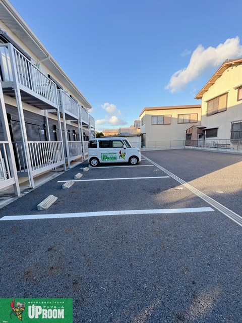 サン・friends Fの駐車場