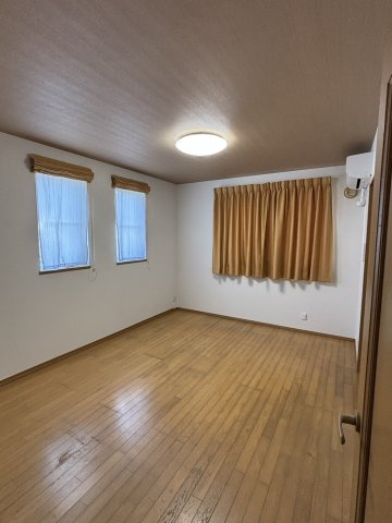 【4SLDK】中央台高久1丁目の洋室|１F