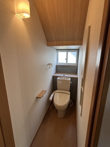 【4SLDK】中央台高久1丁目のトイレ|１Fトイレ