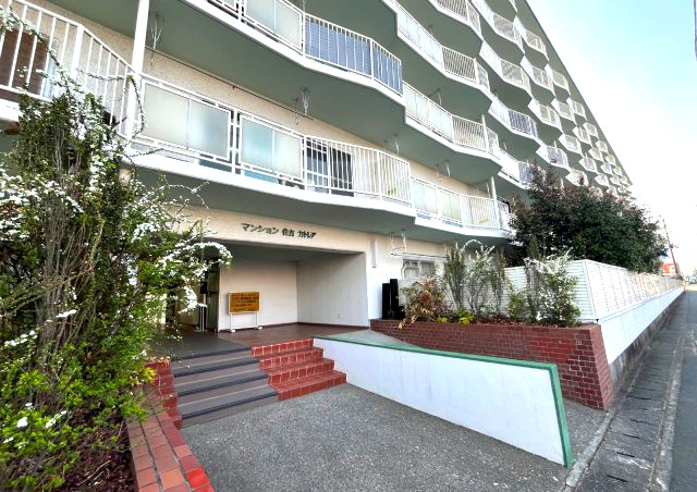住吉カトレア　中央区住吉２丁目の外観|バス停もすぐそばです！
