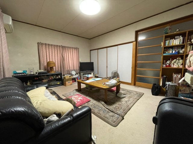 上福岡町　戸建の居間・リビング