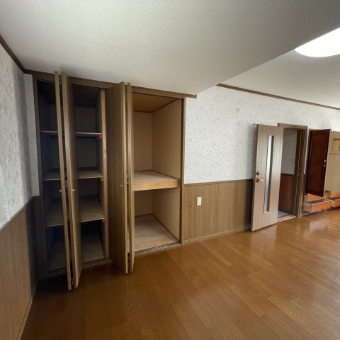 登別市常盤町3丁目8-2戸建の収納