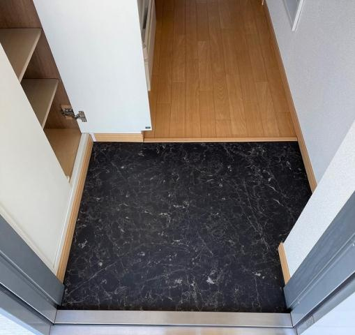 レオパレスR&Tの玄関