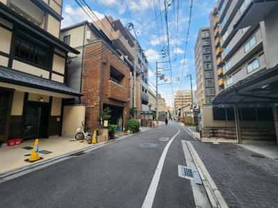 エテルノアレイアの周辺|前面道路