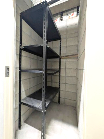 サニーハウス六甲台の収納|地下トランクルーム