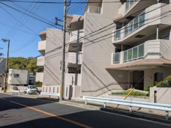 サニーハウス六甲台の外観|落ち着いた雰囲気の外観です