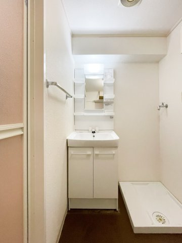 サニーハウス六甲台の洗面所|忙しい朝には欠かせない洗面所です