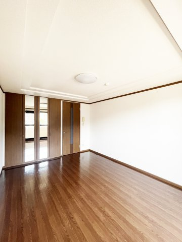 パークヒルズ庄町の居間・リビング