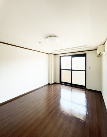 パークヒルズ庄町の居間・リビング