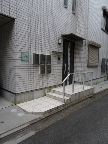 フェーヴ西片のエントランス