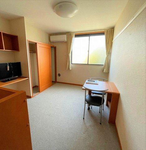 レオパレスメゾンTHKの居間・リビング