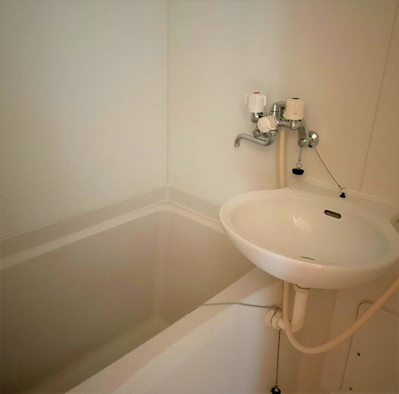 レオパレスメゾンTHKの浴室