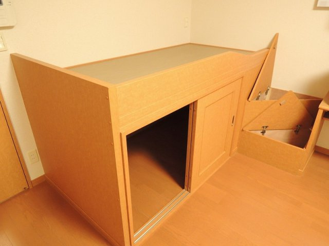 レオパレスメゾンTHKの寝室