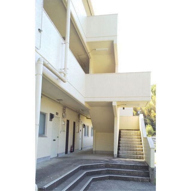 グリーンコーポ螢ヶ丘のエントランス