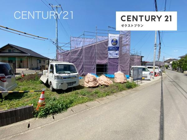 富岡七日市第11 2号棟の前面道路含む現地写真