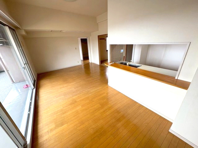 リヴェール富雄二番館の居間・リビング