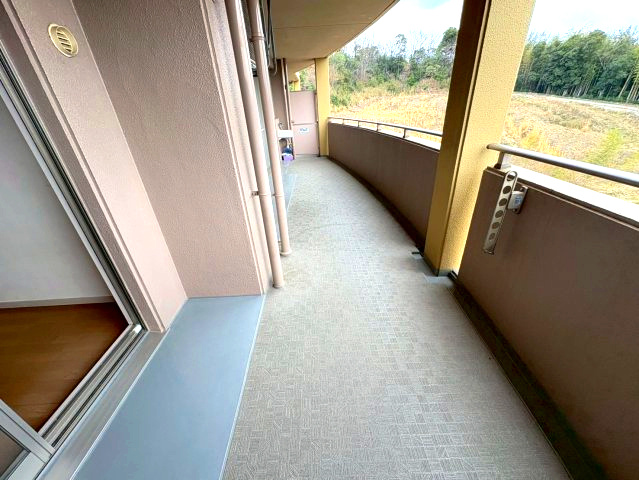 リヴェール富雄二番館のバルコニー